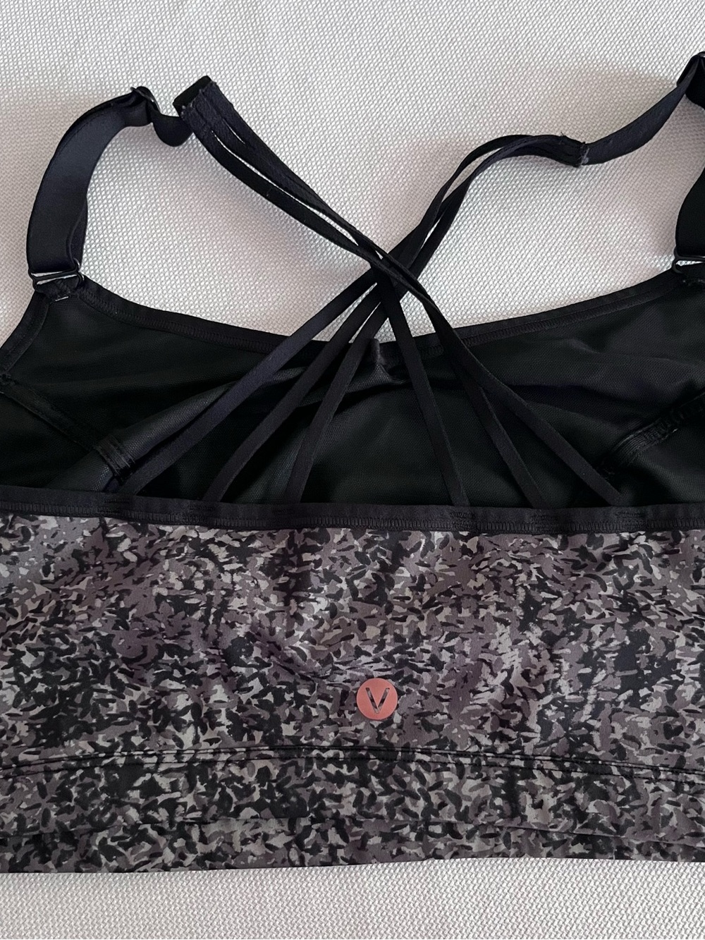 Livi Strappy Black Gray Patterned Women's Sports Bra Size 22/24 - Picture 2 of 4